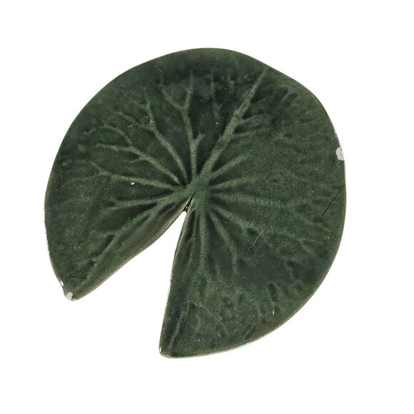 Hagen Renaker Lily Pad Miniature Figurine #246 Green *Chipped* - Picture 1 of 8
